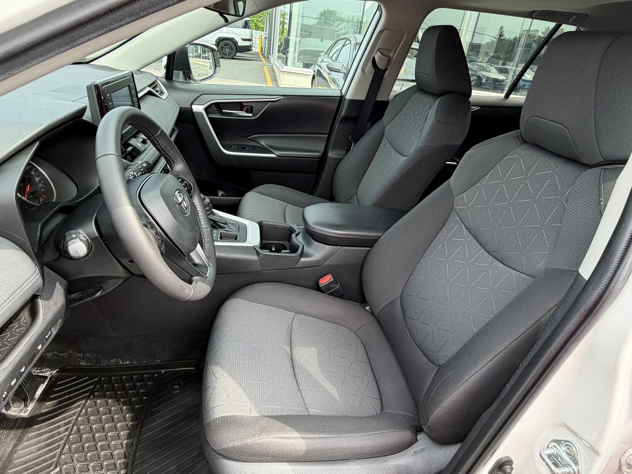 2022 Toyota RAV4 XLE AWD Photo
