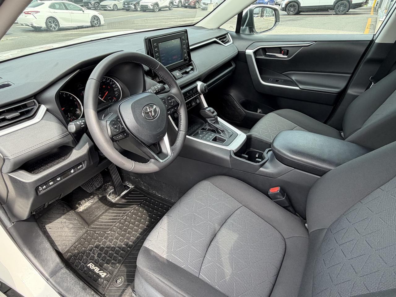 2022 Toyota RAV4 XLE AWD Photo