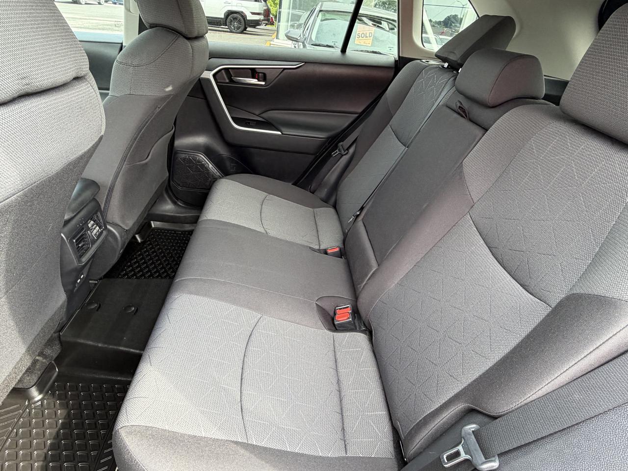 2022 Toyota RAV4 XLE AWD Photo