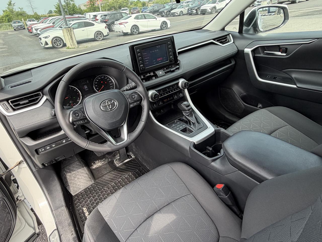 2022 Toyota RAV4 XLE AWD Photo