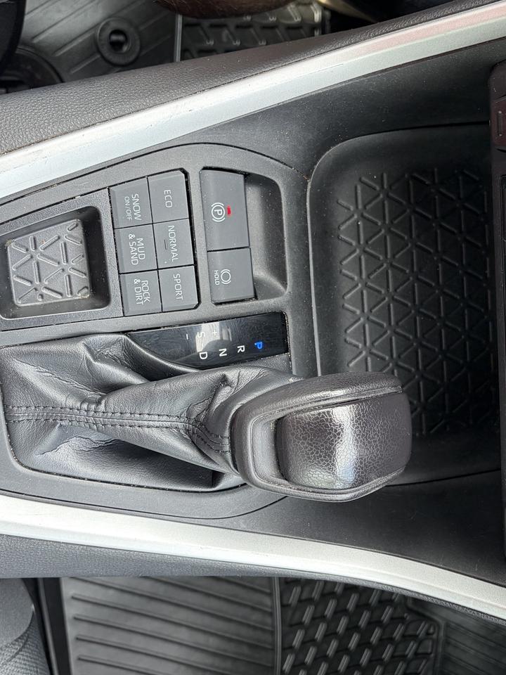 2022 Toyota RAV4 XLE AWD Photo