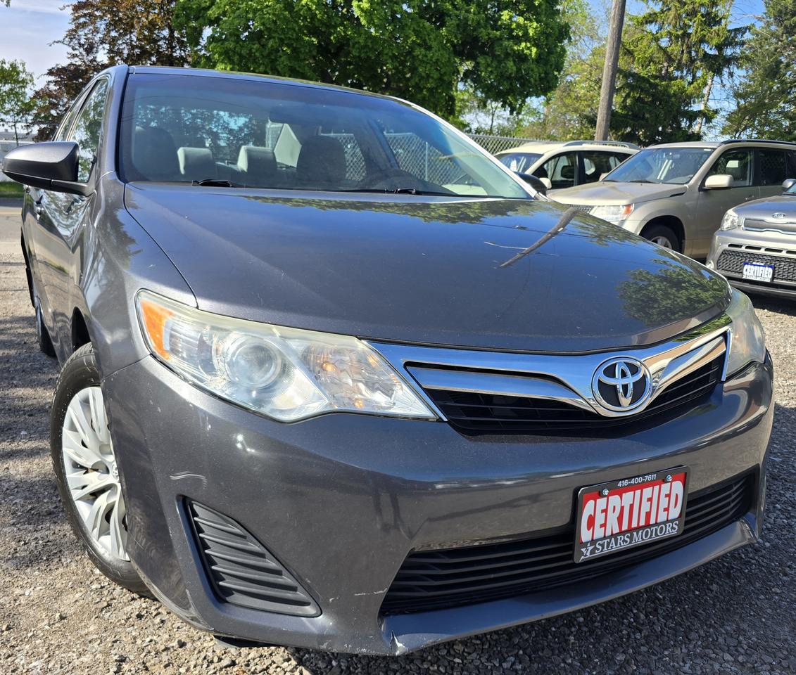 2014 Toyota Camry LE Photo0