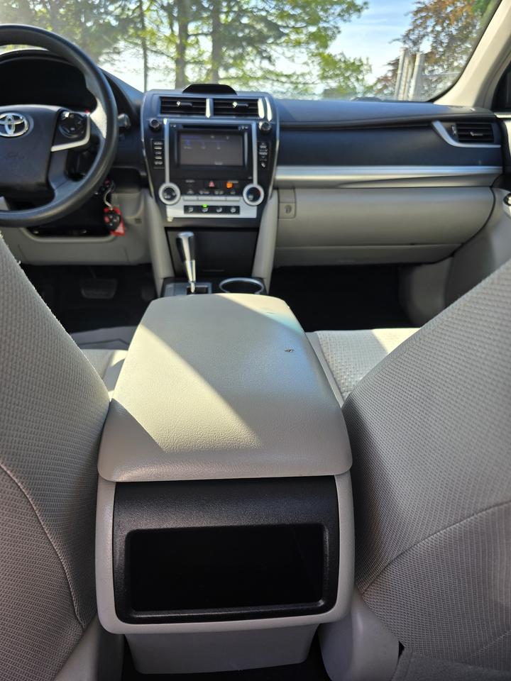 2014 Toyota Camry LE Photo