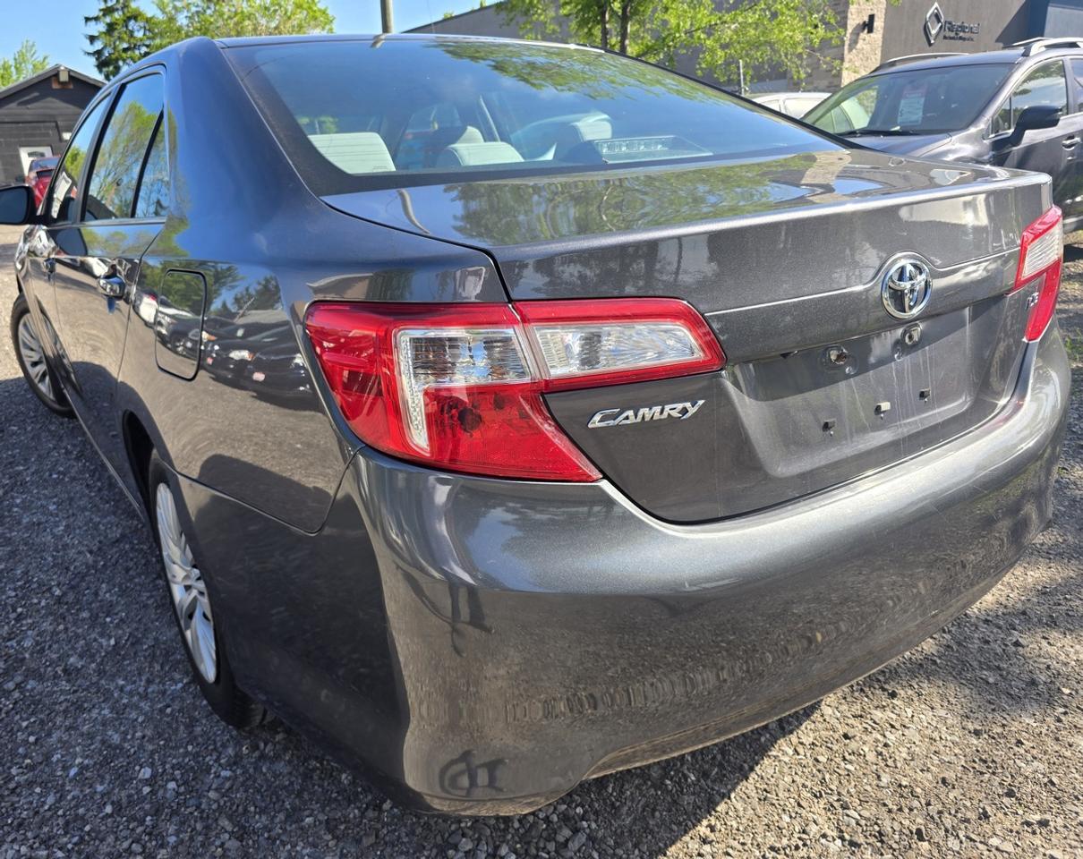 2014 Toyota Camry LE Photo4