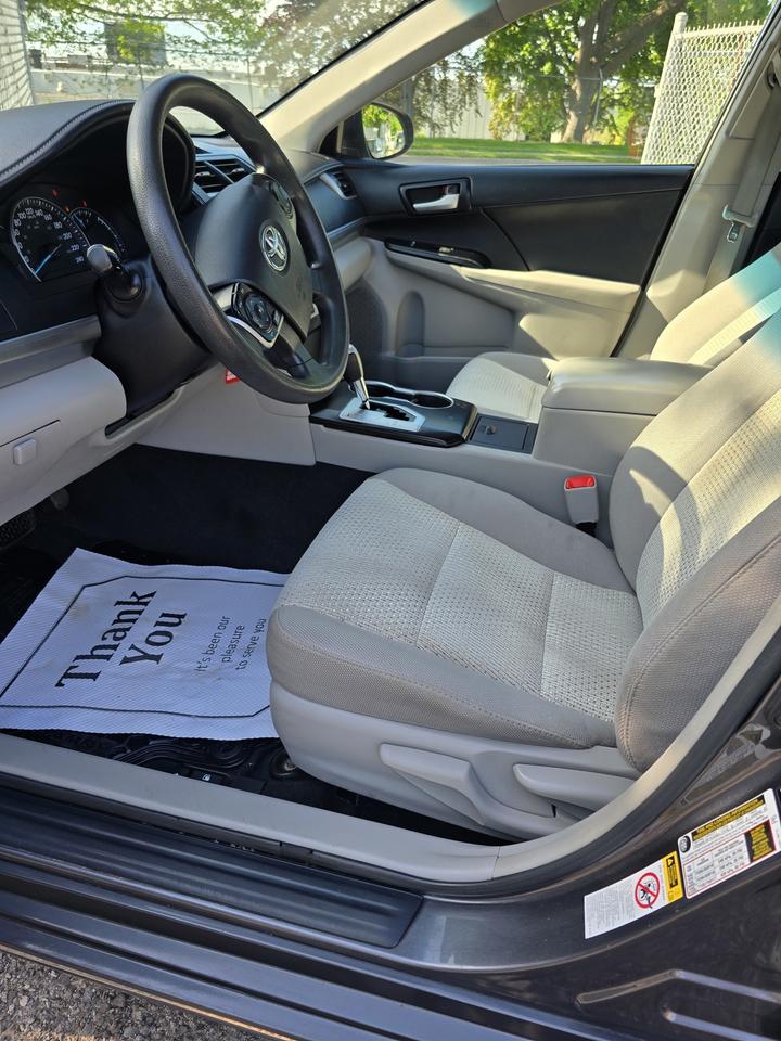 2014 Toyota Camry LE Photo
