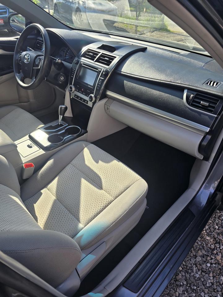 2014 Toyota Camry LE Photo