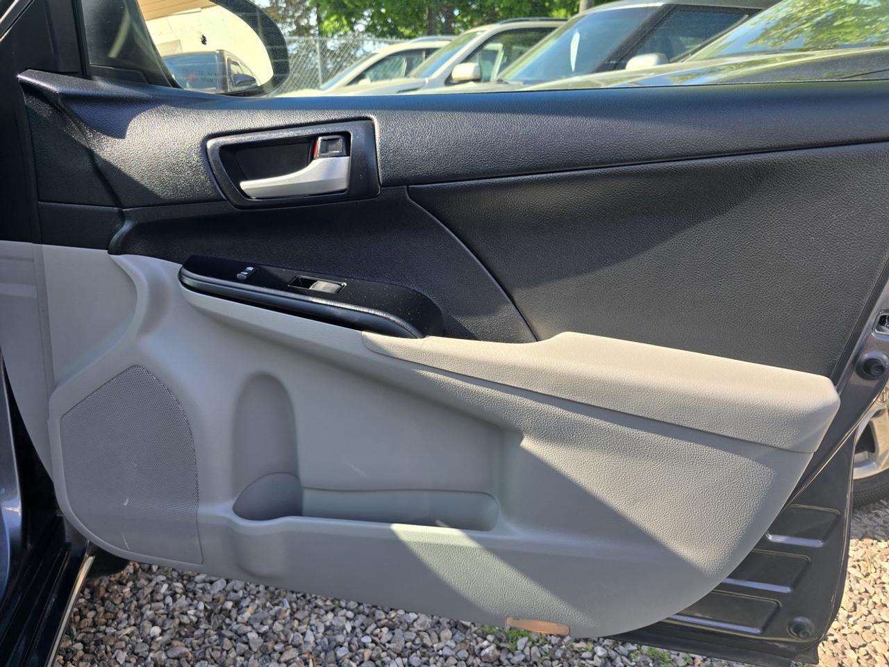 2014 Toyota Camry LE Photo