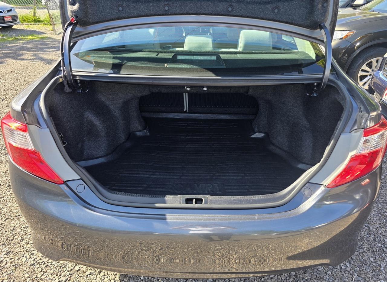 2014 Toyota Camry LE Photo