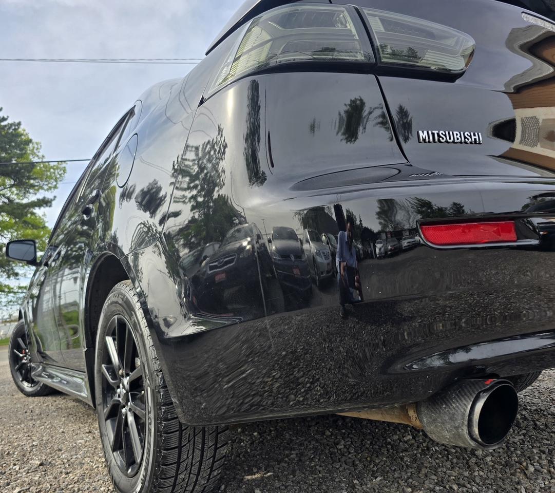 2017 Mitsubishi Lancer ES Photo