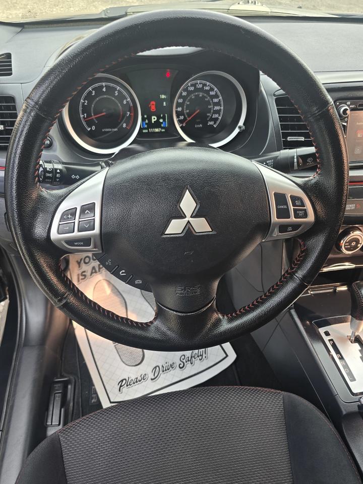 2017 Mitsubishi Lancer ES Photo