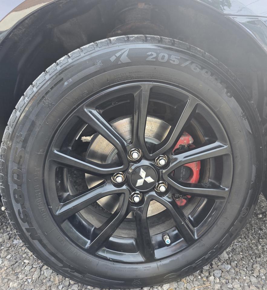 2017 Mitsubishi Lancer ES Photo