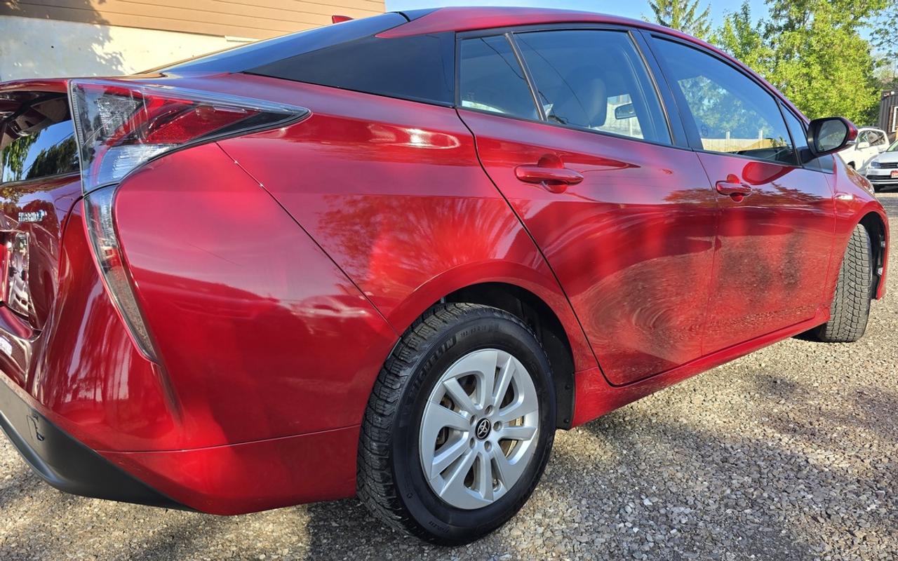 2016 Toyota Prius Hybrid Photo