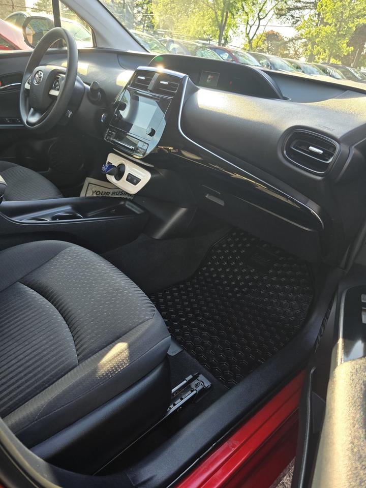 2016 Toyota Prius Hybrid Photo