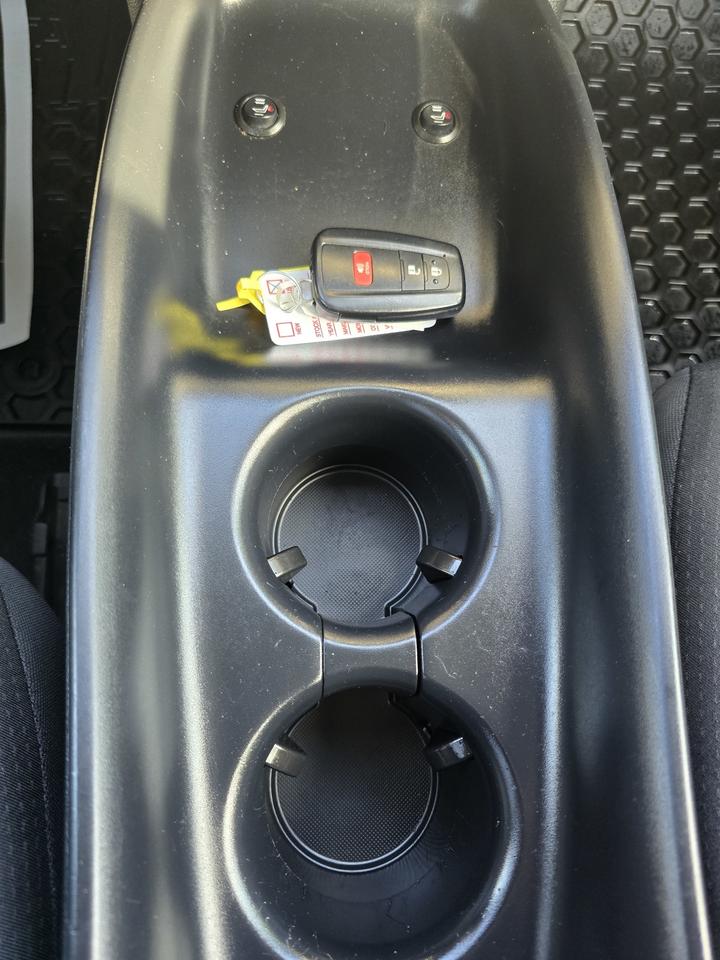 2016 Toyota Prius Hybrid Photo