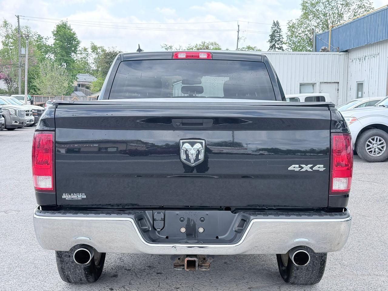 2020 RAM 1500 Classic Tradesman Crew Cab SHORT BED 4WD Photo4