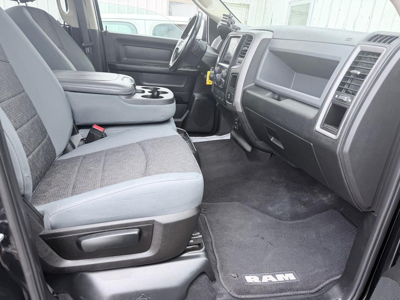 2020 RAM 1500 Classic Tradesman Crew Cab SHORT BED 4WD Photo