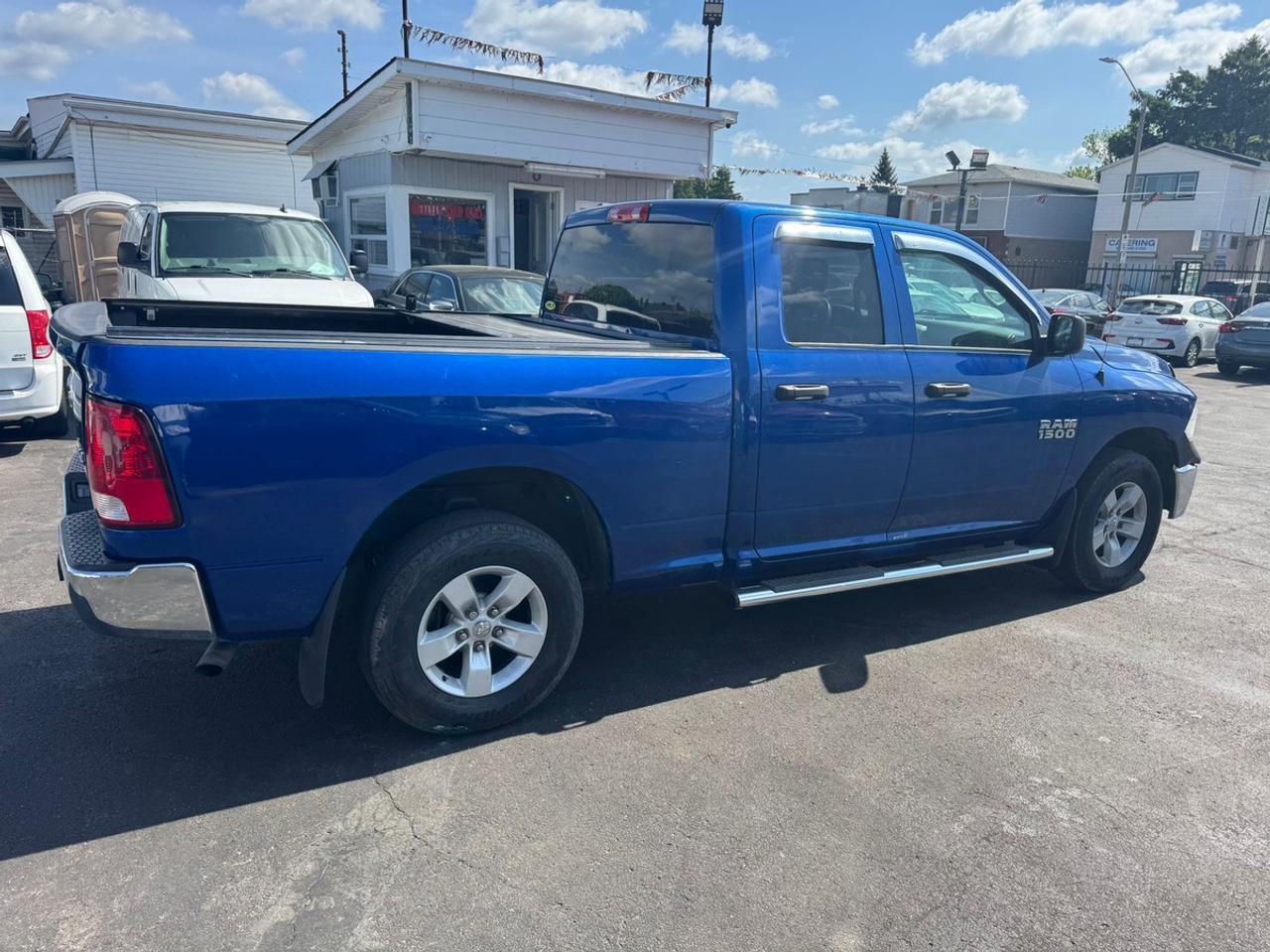 2017 RAM 1500 ST Photo3
