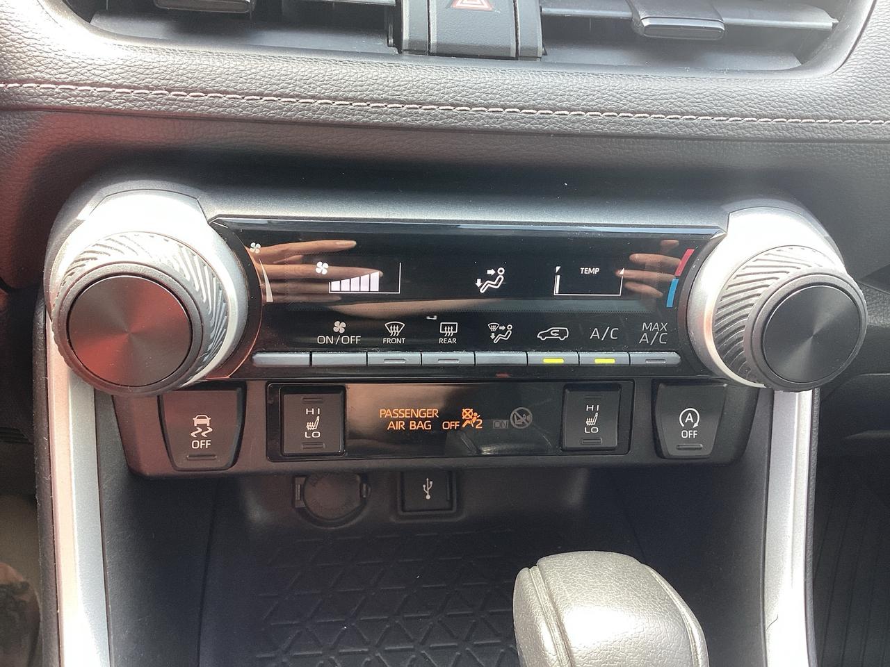 2021 Toyota RAV4 LE AWD Photo