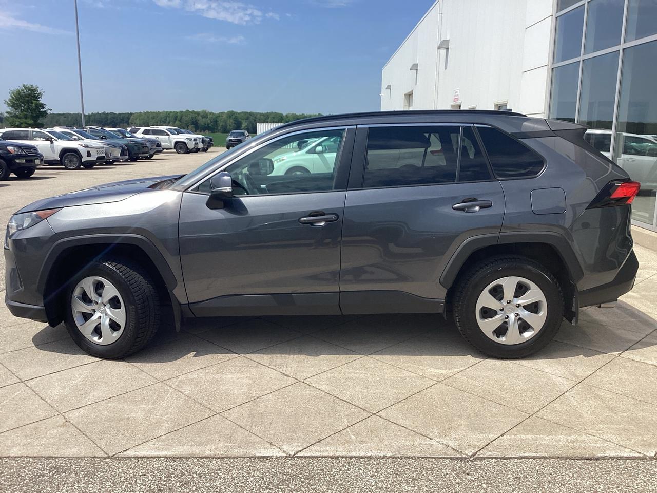 2021 Toyota RAV4 LE AWD Photo