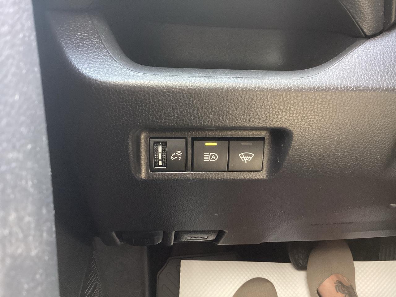 2021 Toyota RAV4 LE AWD Photo