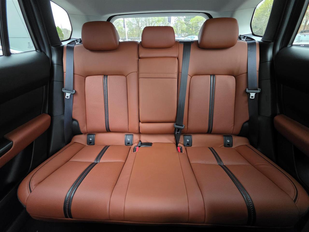 2025 Mazda CX-50 CPO 3.95% LOW LOW KM MERIDIAN EDITION Photo