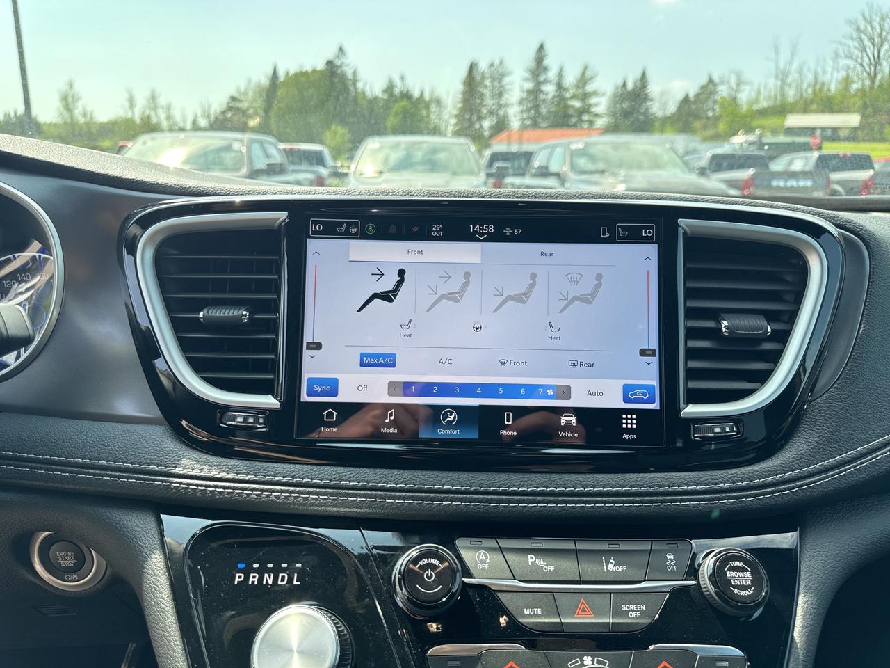 2025 Chrysler Pacifica Select Photo