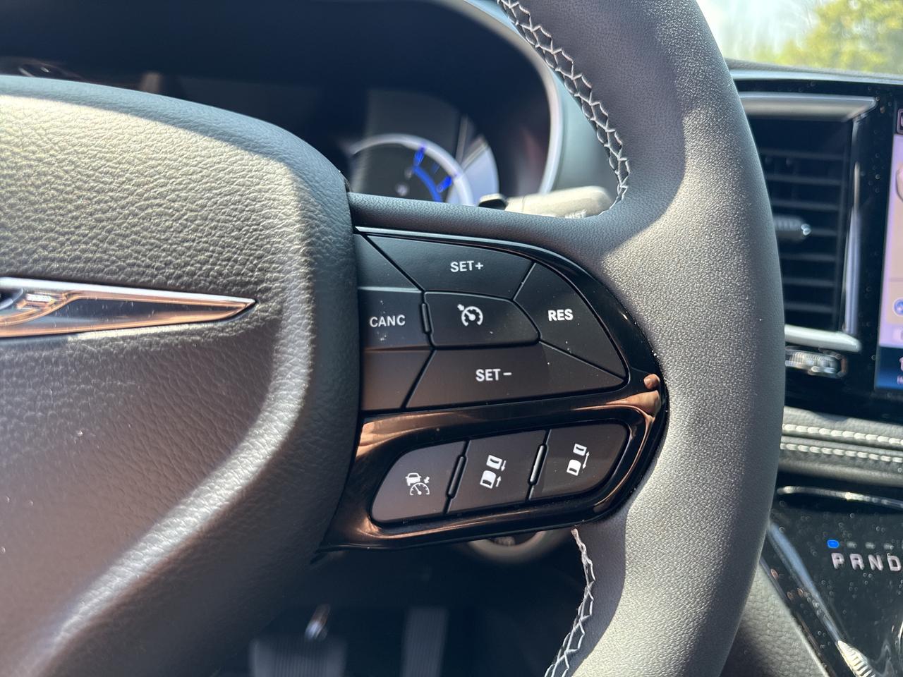 2024 Chrysler Pacifica Hybrid Premium S Appearance Photo