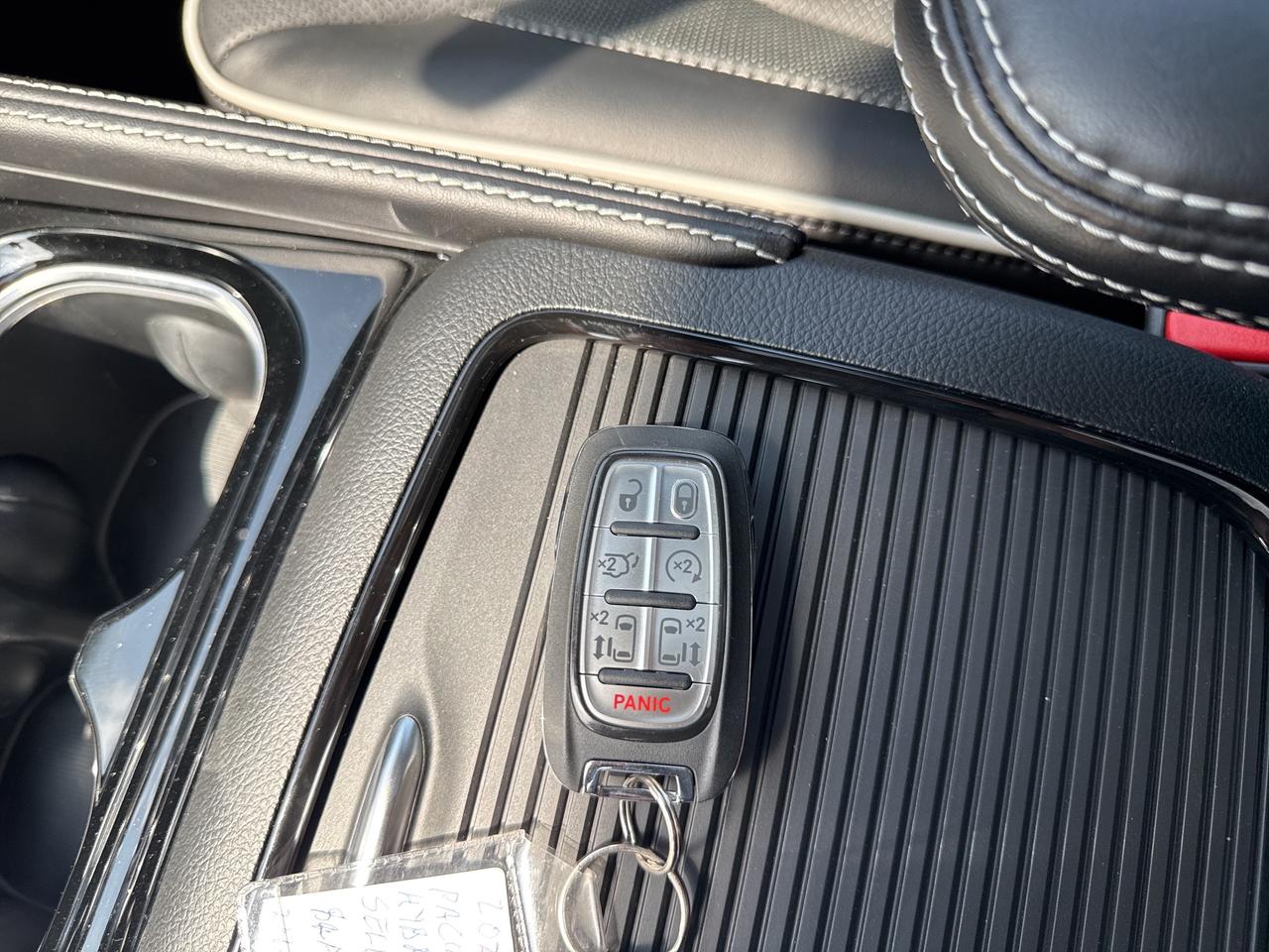 2024 Chrysler Pacifica Hybrid Premium S Appearance Photo