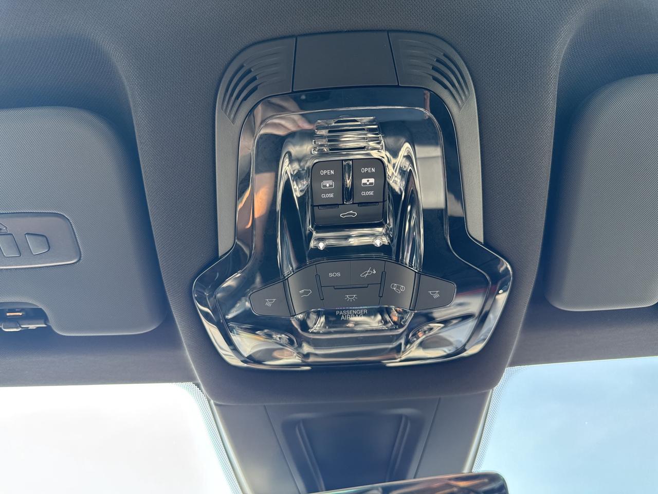 2024 Dodge Hornet R/T Plus -htd/vented seats - highway assist Photo