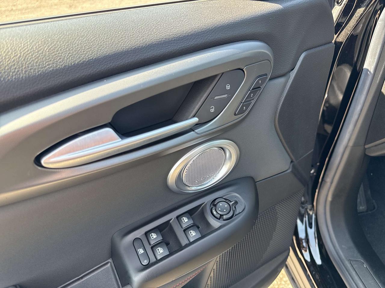 2024 Dodge Hornet R/T Plus PHEV - htd/vented seats - highway assist Photo