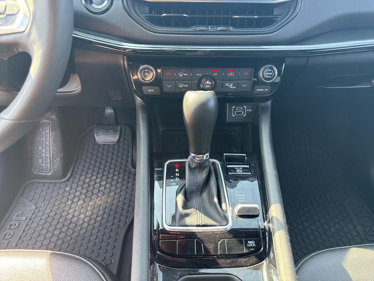 2025 Jeep Compass Altitude - htd leather seats - adaptive cruise Photo