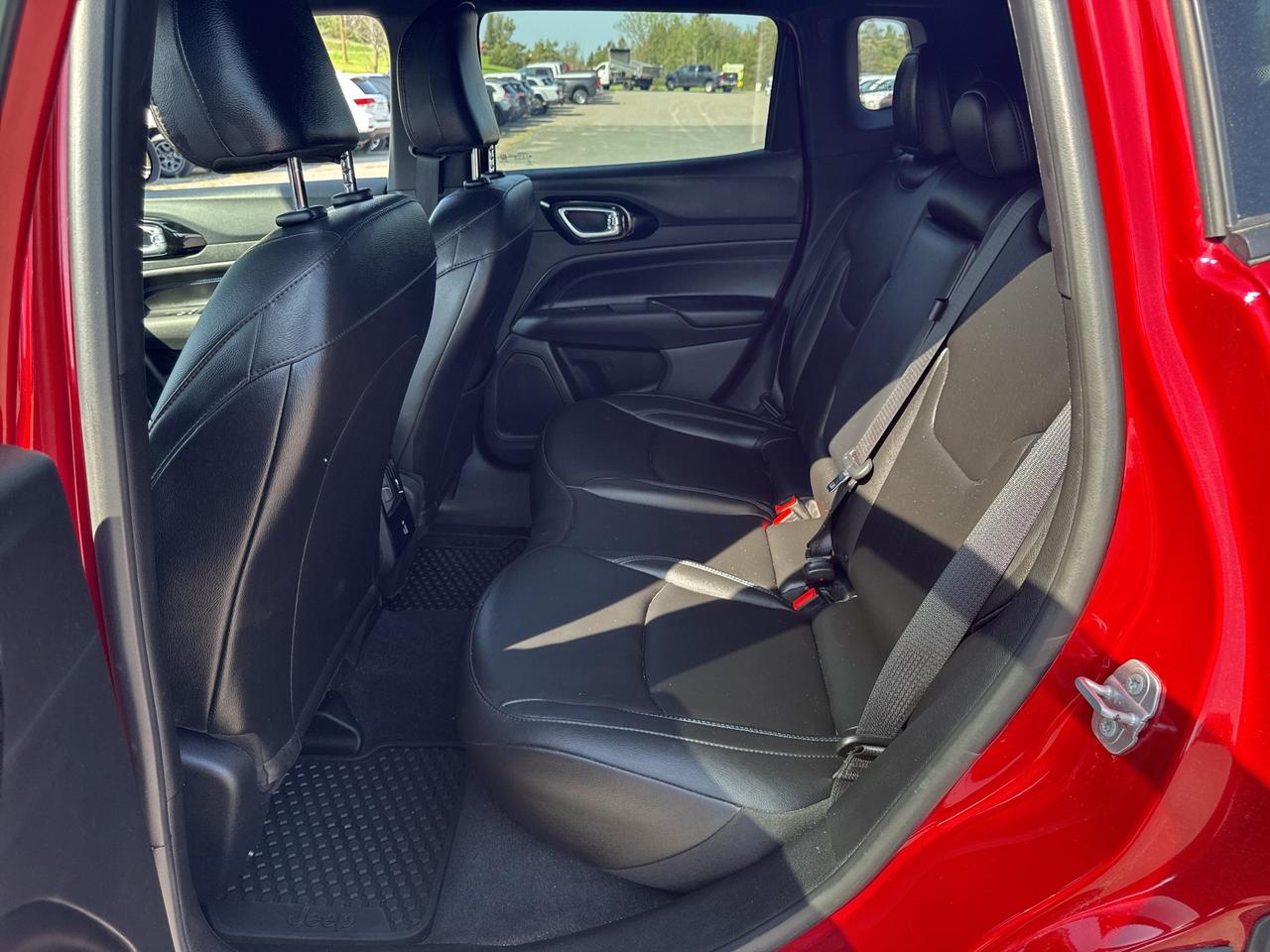 2025 Jeep Compass Altitude - htd leather seats - adaptive cruise Photo