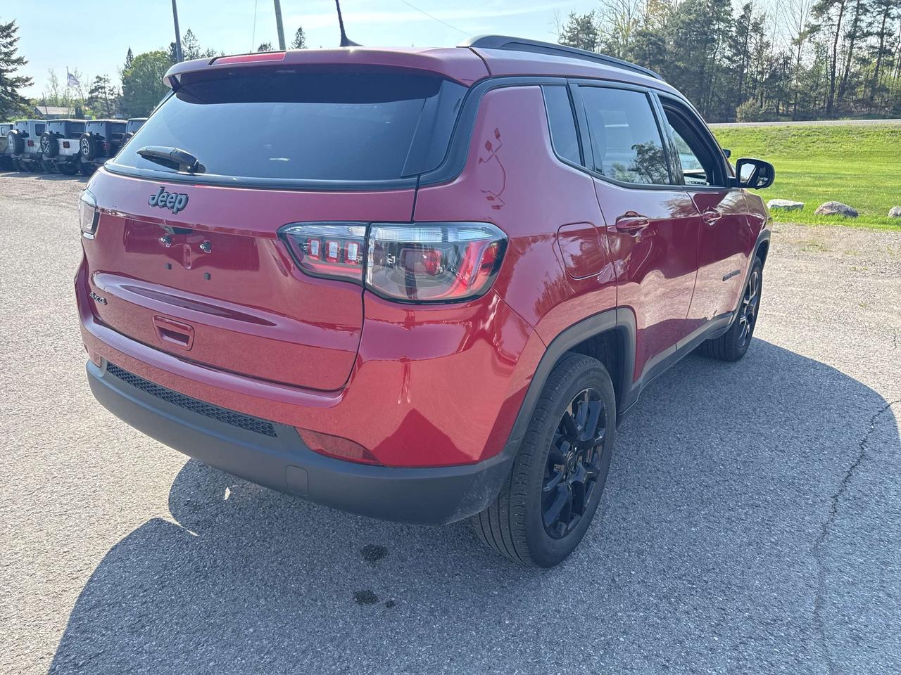 2025 Jeep Compass Altitude - htd leather seats - adaptive cruise Photo