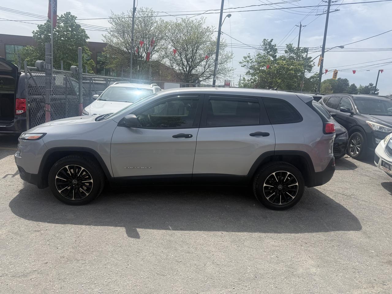 2015 Jeep Cherokee *** 3 YEAR WARRANTY INCLUDED *** Photo