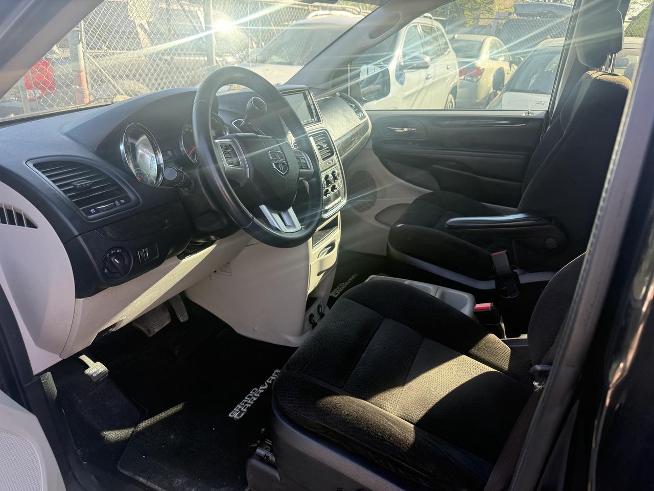 2016 Dodge Grand Caravan *** 3 YEAR WARRANTY INCLUDED *** Photo