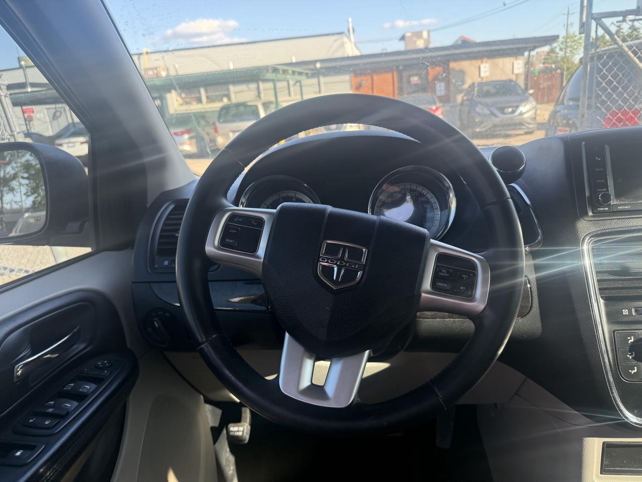 2016 Dodge Grand Caravan *** 3 YEAR WARRANTY INCLUDED *** Photo