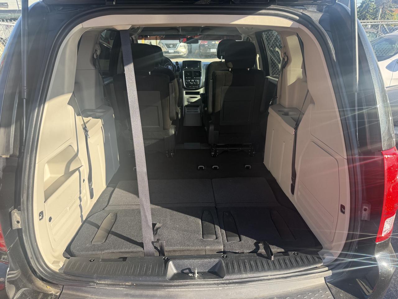 2016 Dodge Grand Caravan *** 3 YEAR WARRANTY INCLUDED *** Photo
