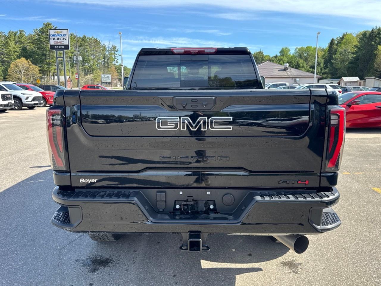 2026 GMC SIERRA 2500HD Crew Cab Standard Box 4-Wheel Drive AT4 Photo