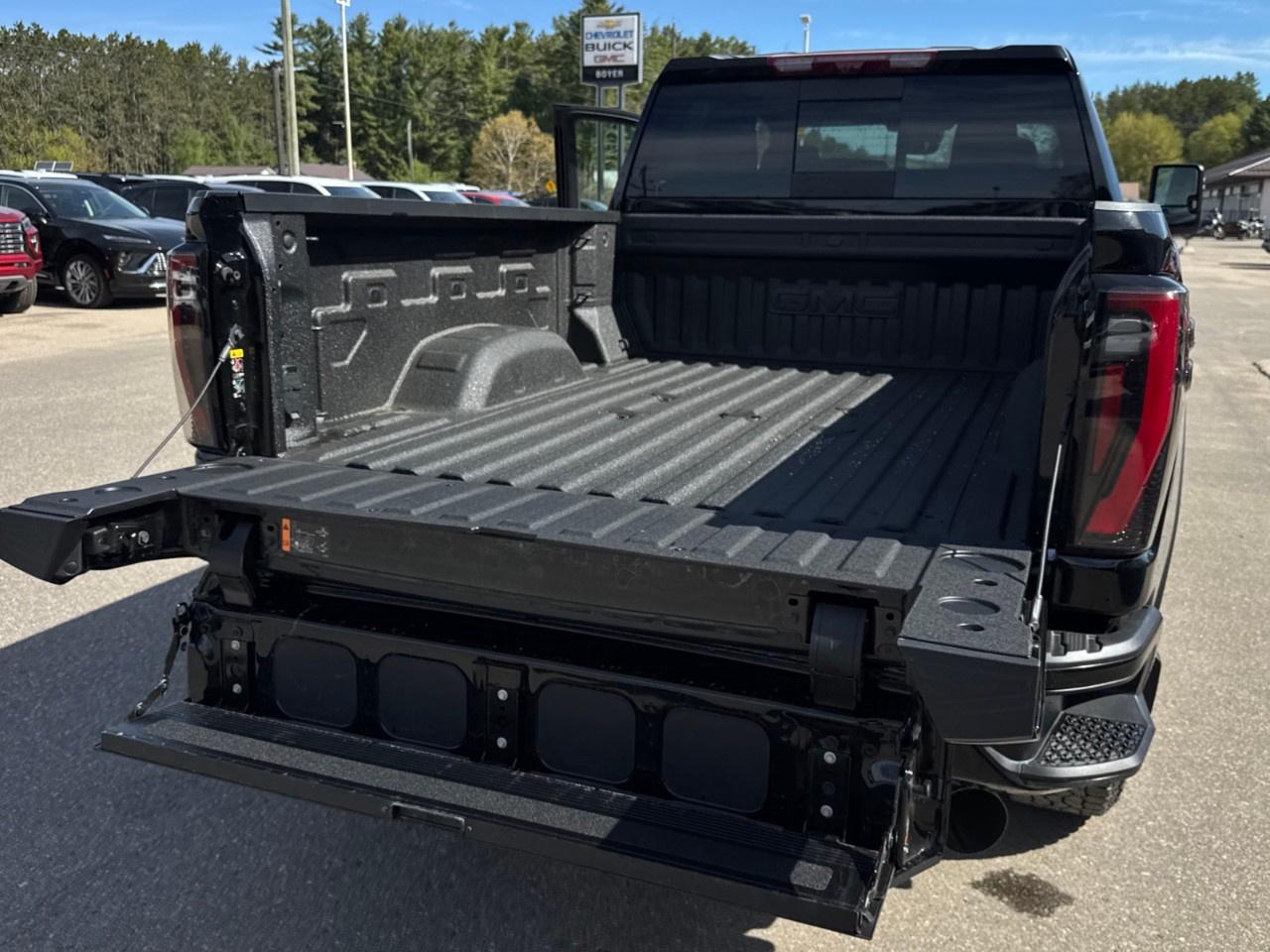 2026 GMC SIERRA 2500HD Crew Cab Standard Box 4-Wheel Drive AT4 Photo