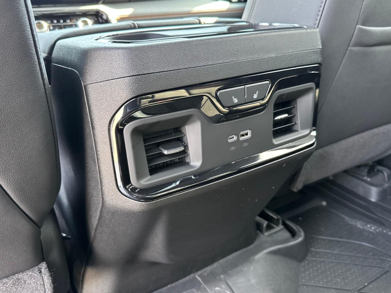 2026 GMC SIERRA 2500HD Crew Cab Standard Box 4-Wheel Drive AT4 Photo