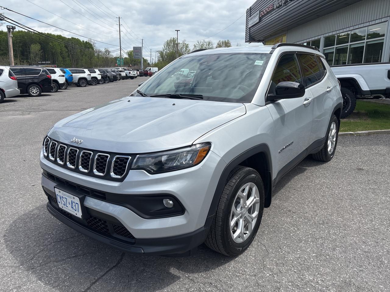 2024 Jeep Compass NORTH Photo2