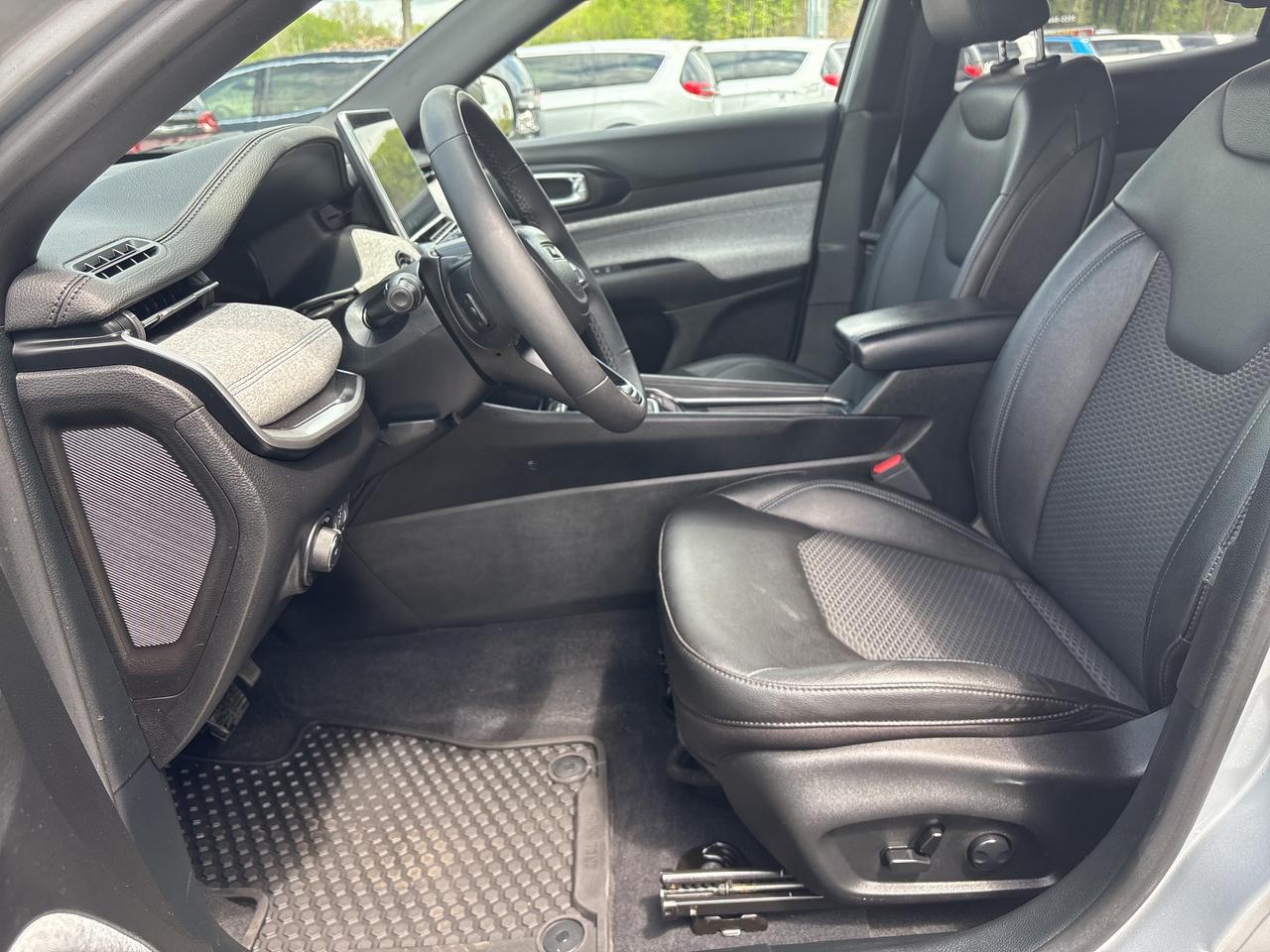 2024 Jeep Compass NORTH Photo