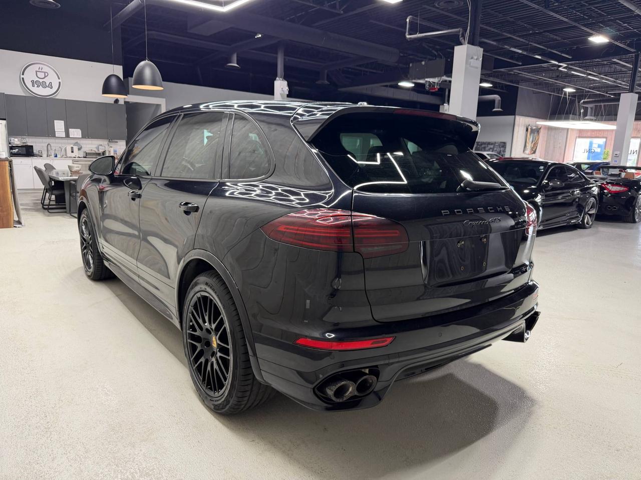 2018 Porsche Cayenne GTS AWD Photo4