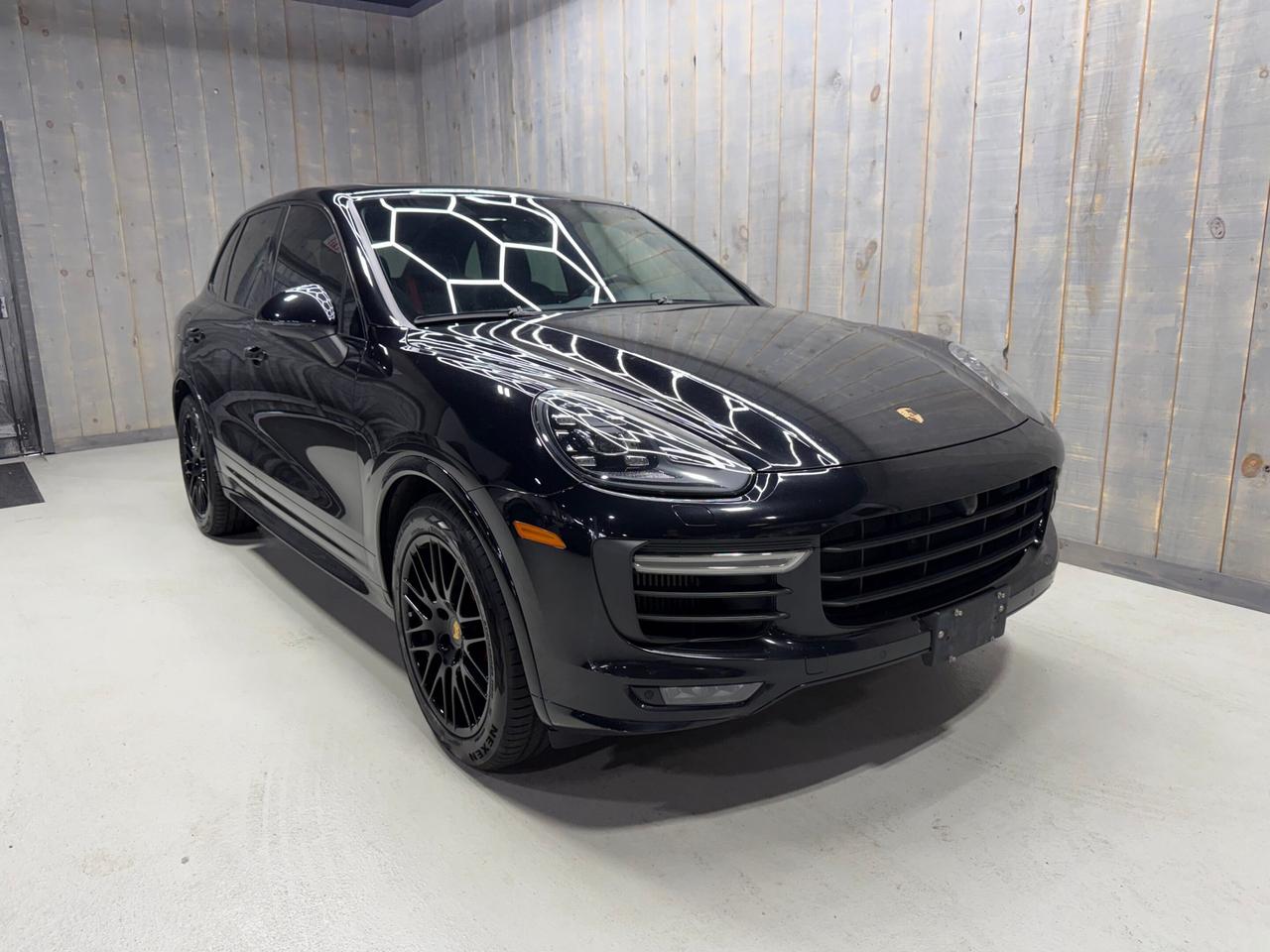 2018 Porsche Cayenne GTS AWD PREMIUM PLUS CARBON TRIM