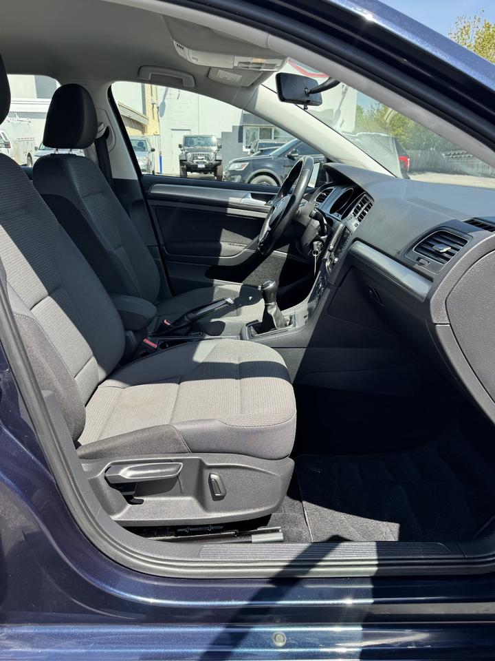 2016 Volkswagen Golf Hatchback Manual 1.8 TSI Photo