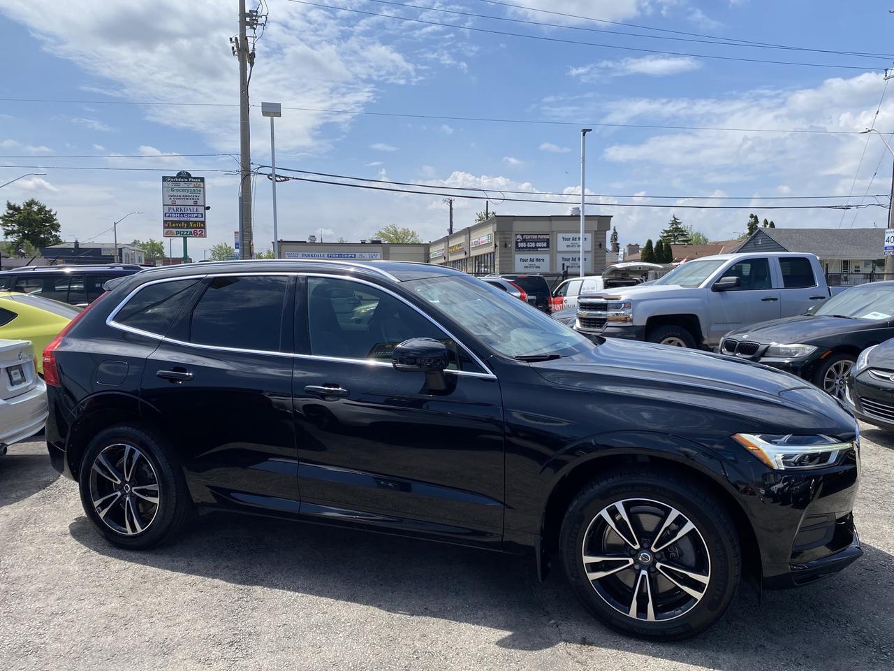 2020 Volvo XC60 T6 AWD Momentum Photo
