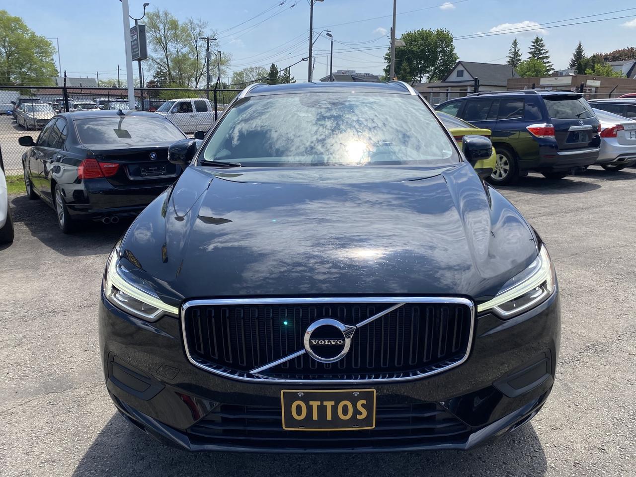2020 Volvo XC60 T6 AWD Momentum Photo2