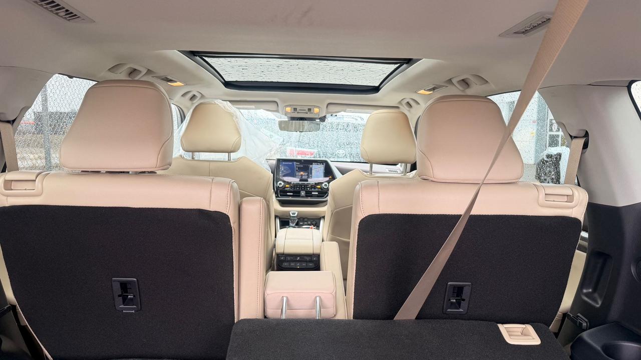 2021 Toyota Highlander Platinum Photo