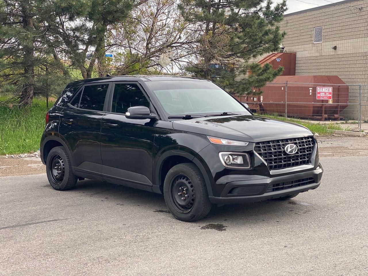 2020 Hyundai Venue SE | CLEAN CARFAX. | ONE OWNER Photo2