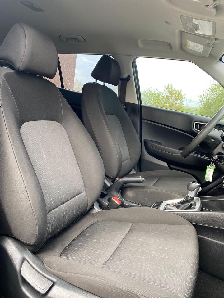 2020 Hyundai Venue SE | CLEAN CARFAX. | ONE OWNER Photo